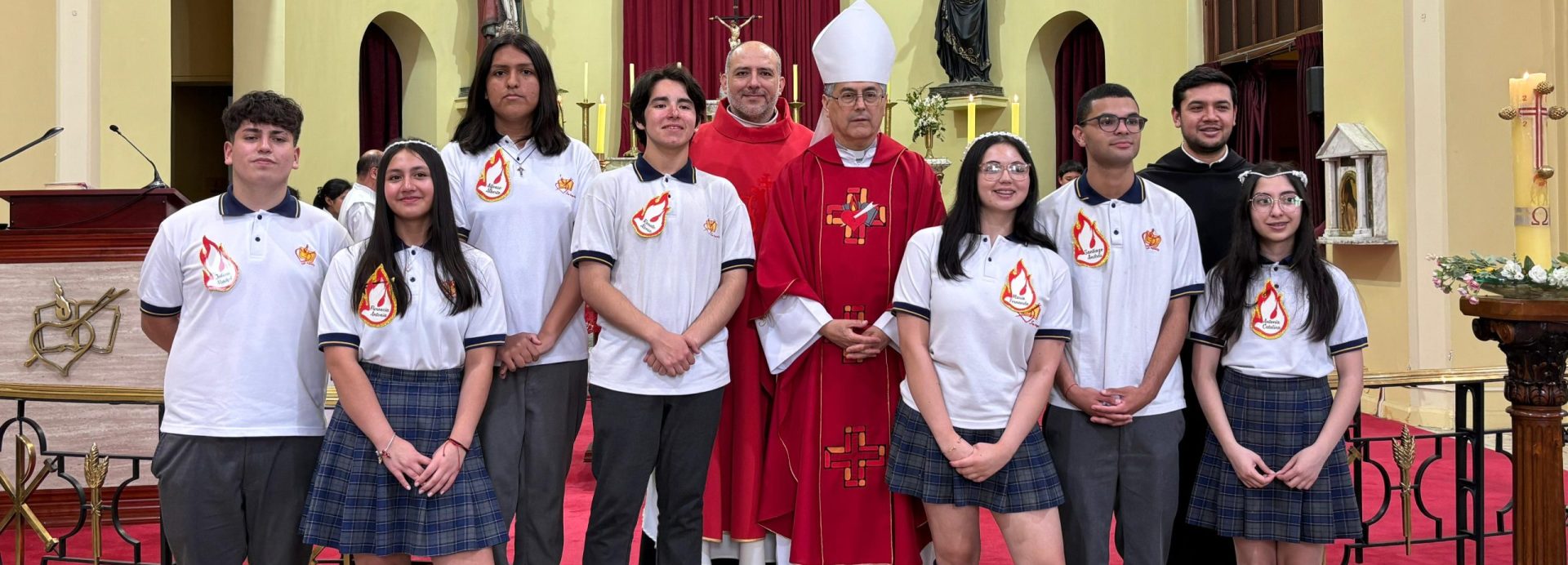 Jóvenes de nuestra comunidad escolar realizaron el sacramento de la Confirmación