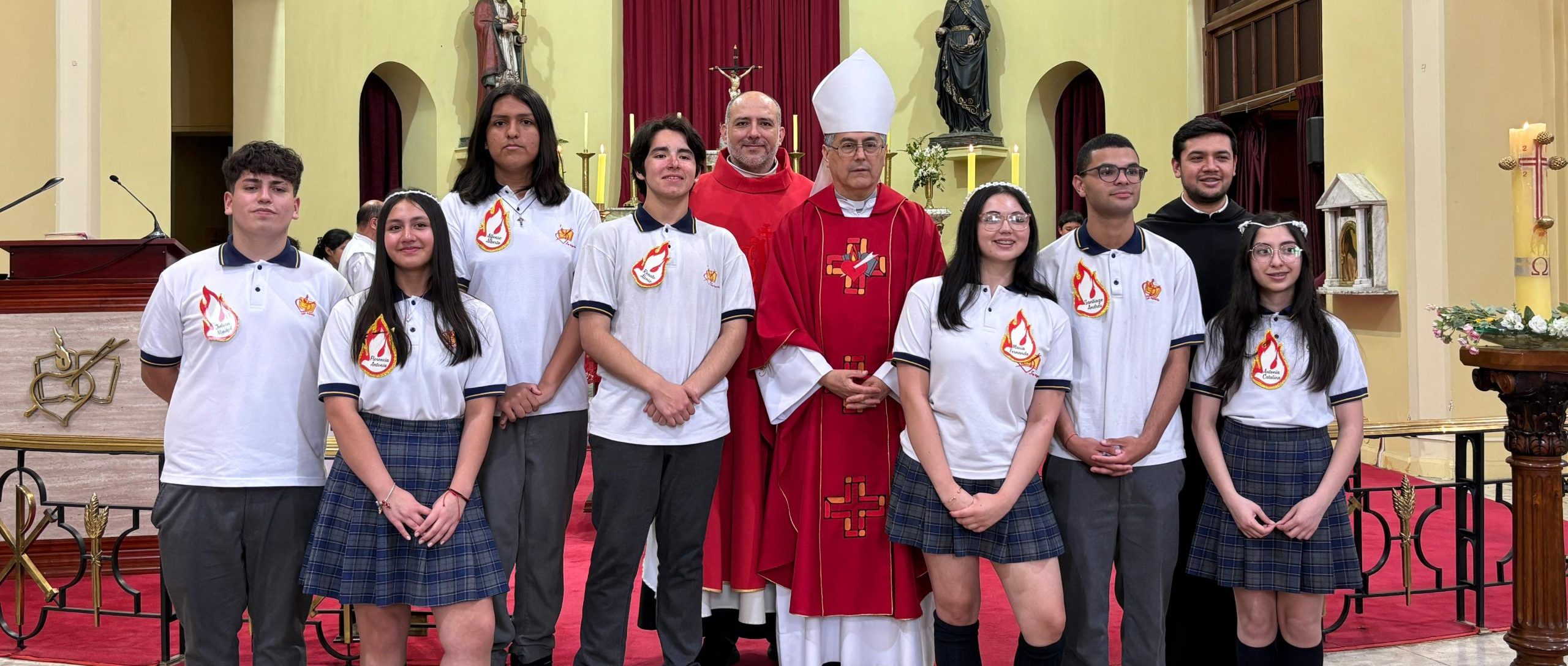 Jóvenes de nuestra comunidad escolar realizaron el sacramento de la Confirmación